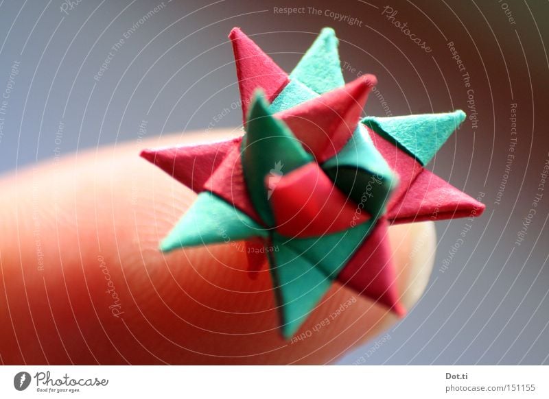 microorigami Skin Leisure and hobbies Handicraft Handcrafts Decoration Fingers Paper Kitsch Odds and ends Exceptional Sharp-edged Beautiful Small Point Green
