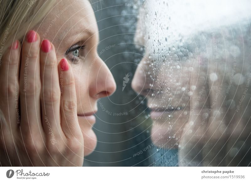 Woman looking into window pane with reflection Mascara Flat (apartment) Feminine Young woman Youth (Young adults) Adults Face Eyes Hand 1 Human being