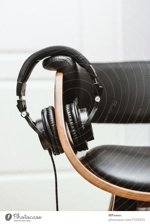 listener Headset Cable Technology Entertainment electronics Experience Concentrate Dream Headphones Chair Music Listen to music Relaxation Radio (broadcasting)