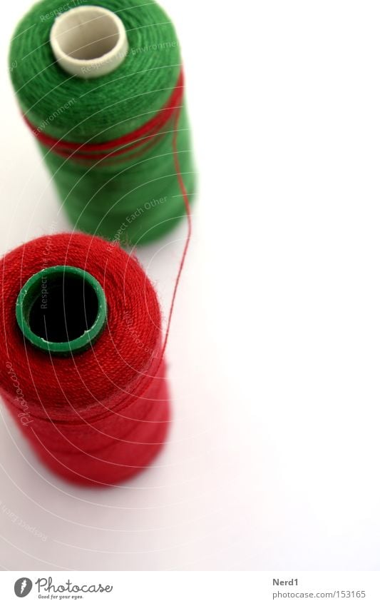 ensnaring Sewing thread Green Red White Colour Cloth Material String Macro (Extreme close-up) Coil Rolled Object photography Bright background Isolated Image