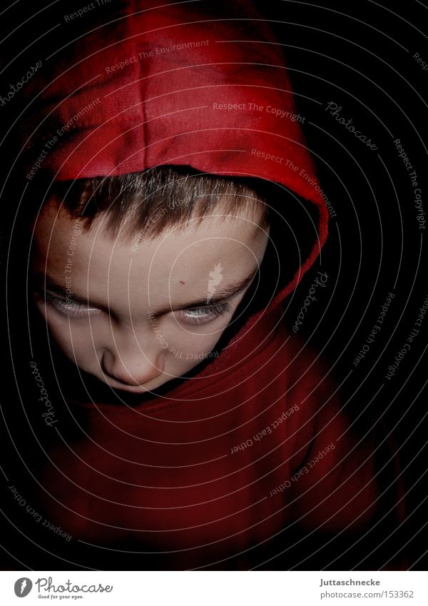 The Omen - Damien is back Child Boy (child) Hooded (clothing) Red Eerie Creepy Extraterrestrial being Concentrate Juttas snail Infancy
