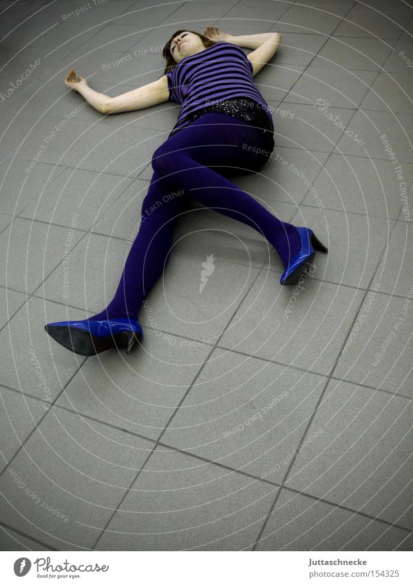 Blue Pumps Woman Lie High heels Death Tile Floor covering Ground Transience purple stockings Juttas snail