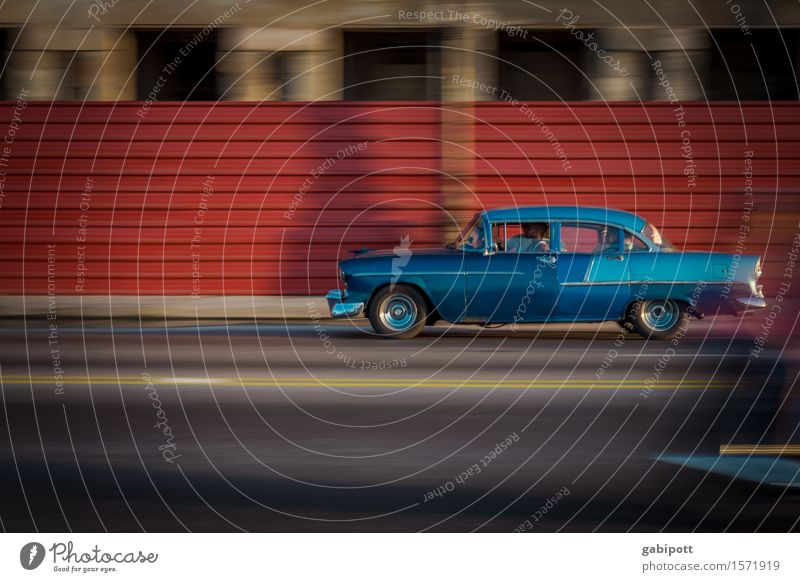 Havana, Malecón Cuba Town Capital city Old town Manmade structures Facade Transport Means of transport Motoring Street Vehicle Car Vintage car Happiness Retro