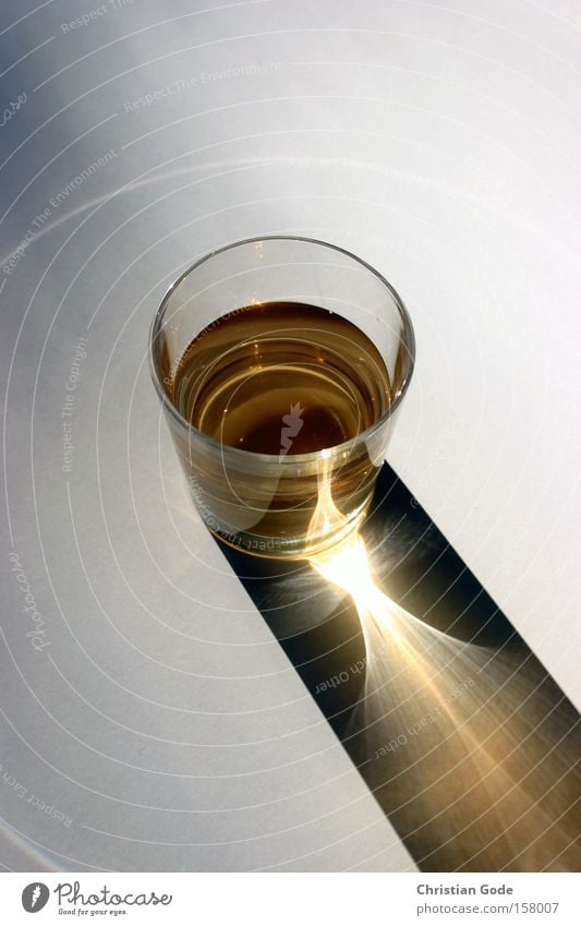 light glass Glass Whiskey Shadow Sun Light Circle Reflection Light (Natural Phenomenon) Beverage Cone of light Things Alcoholic drinks Gastronomy