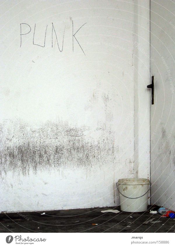 Bleibe Door Punk Corner of the room Trash Typography Dirty Bucket Document Living or residing Poverty Loneliness Homeless Hiding place Community service