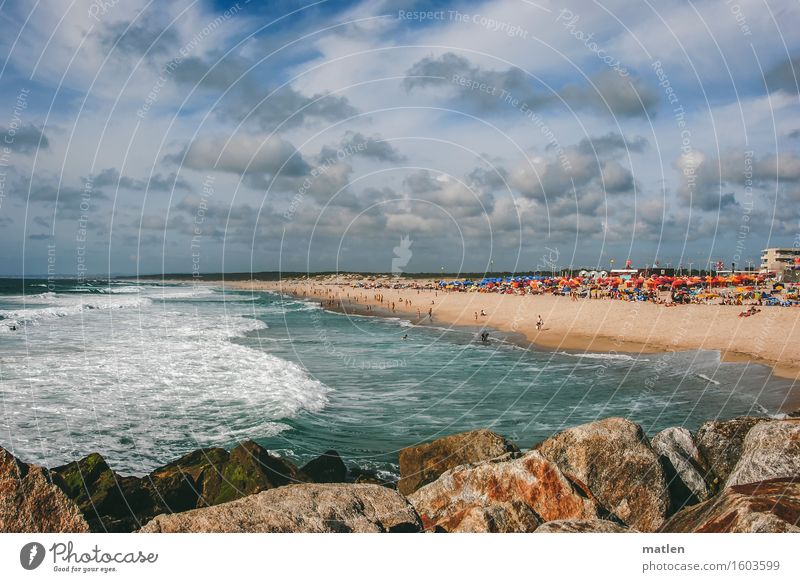 beach life Swimming & Bathing Vacation & Travel Tourism Summer vacation Sunbathing Beach Ocean Waves Crowd of people Sky Clouds Horizon Beautiful weather Rock