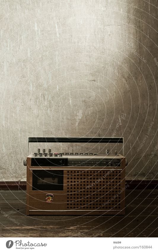radio star Wallpaper Music Radio (broadcasting) Radio (device) Wall (barrier) Wall (building) Listening Old Retro Brown Nostalgia Iconic GDR Broacaster