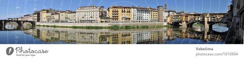 Shore of the Arno in Florence Tourism Sightseeing City trip River bank Town Old town House (Residential Structure) Bridge Building Architecture