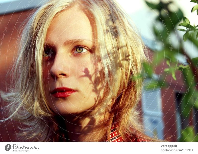 0_5 Woman Portrait photograph schatten shade sonne licht Eyes Human being Face Beauty Photography