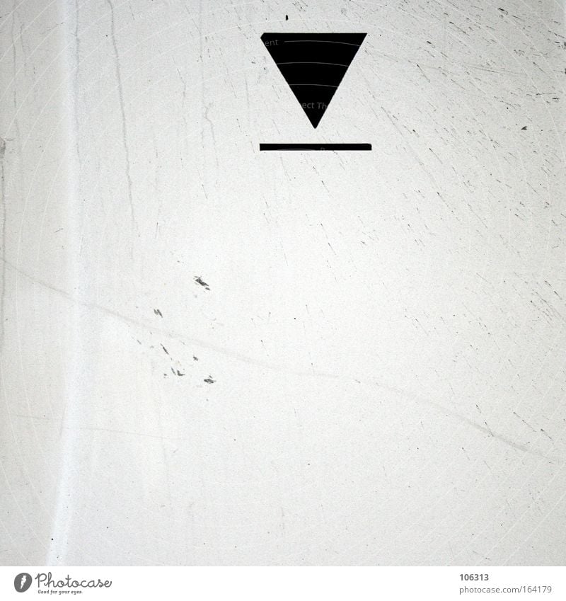 Photo number 117080 Arrow Symbols and metaphors Illustration White Black Contrast colourless Dirty Metal Line Display Meaning Geometry Point Direction Targeted