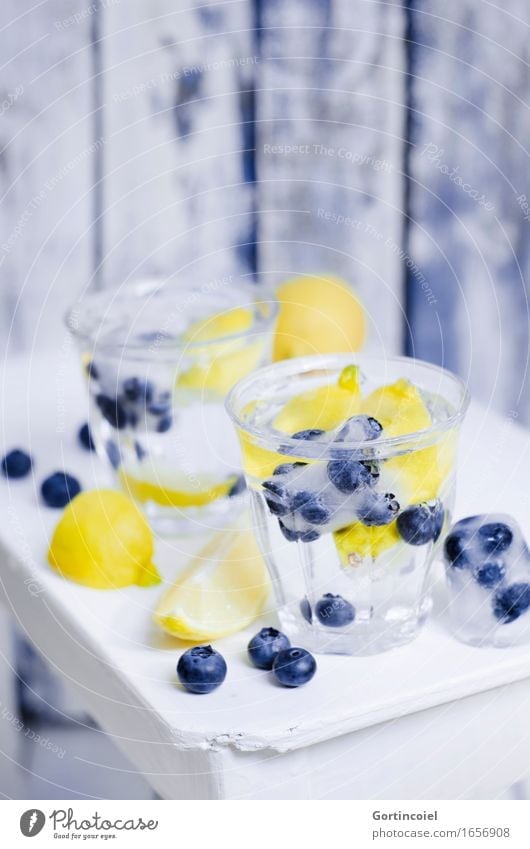 Blueberry Spritz Food Fruit Beverage Cold drink Drinking water Lemonade Longdrink Cocktail Glass Fresh Healthy Yellow White Refreshment Water Summer Summery