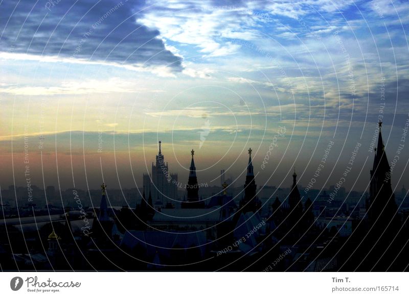 Moscow morning Colour photo Exterior shot Aerial photograph Deserted Morning Dawn Twilight Light Shadow Contrast Silhouette Light (Natural Phenomenon) Sunlight