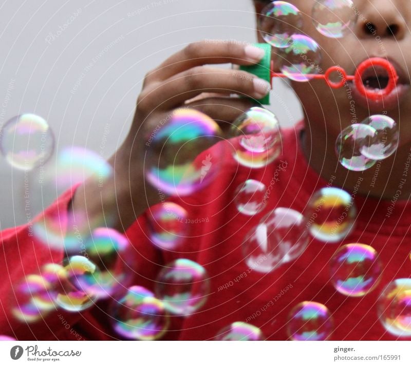 Nu blow times fast ! (Boy portrait with soap bubbles, detail) Leisure and hobbies Playing Human being Child Boy (child) Arm Hand 1 Multicoloured Joy Happiness