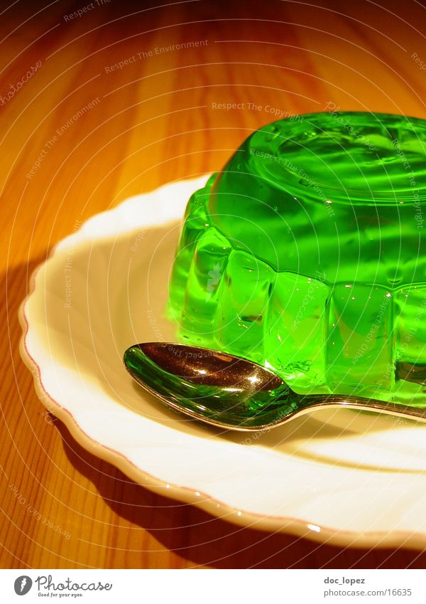 sologruen_2 Pudding Jelly Still Life Jello Green Bilious green Spoon Plate UFO Wobble Nutrition Table Dessert Woodruff It's served. invasion Perspective glibber
