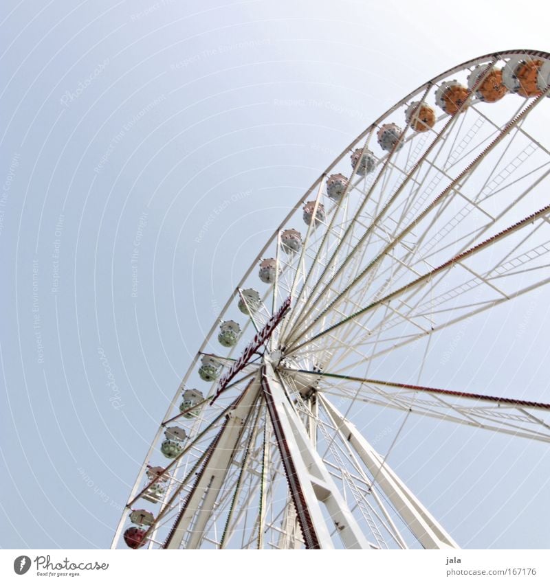 giAnt Colour photo Exterior shot Deserted Day Worm's-eye view Entertainment Event Oktoberfest Fairs & Carnivals Sky Driving Free Gigantic Large Joy Happy