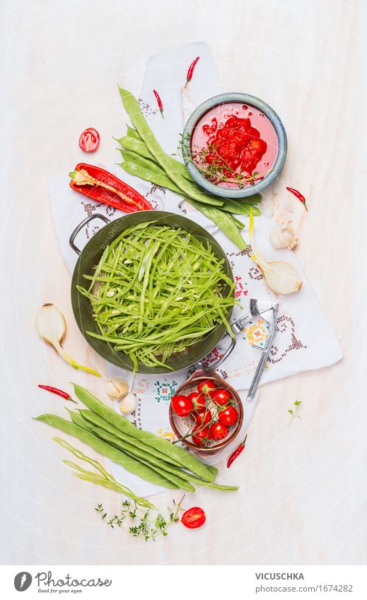 Cut green French beans in saucepan with ingredients Food Vegetable Herbs and spices Nutrition Organic produce Vegetarian diet Diet Crockery Plate Bowl Pot
