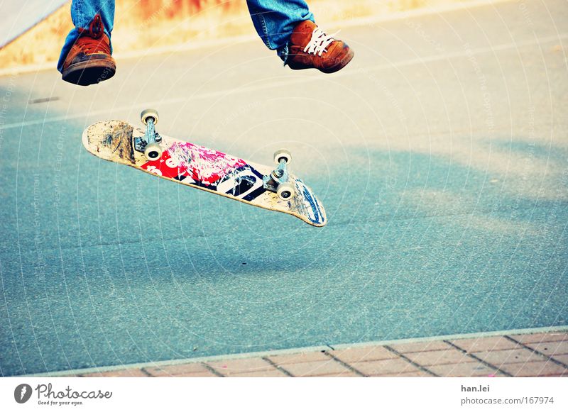 sk8er Colour photo Exterior shot Copy Space right Copy Space bottom Day Evening Lifestyle Skateboard Infancy Youth (Young adults) Legs Feet 18 - 30 years Adults