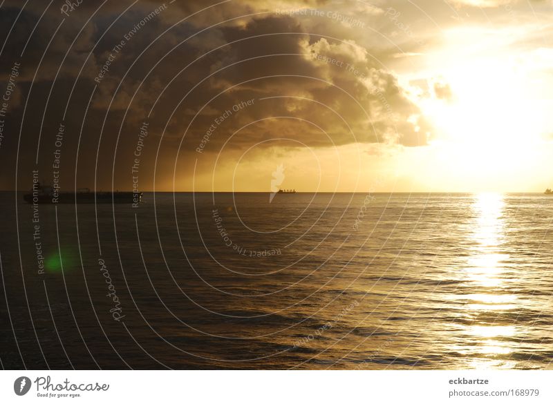 Bay of Biscay Colour photo Exterior shot Deserted Copy Space right Copy Space top Copy Space bottom Evening Light Silhouette Sunlight Sunbeam Sunrise Sunset