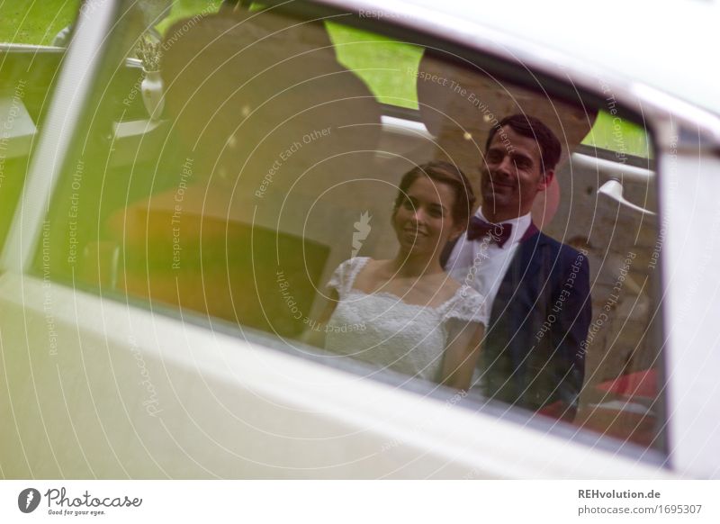 Happy day, bride and groom in the car. Contentment Feasts & Celebrations Wedding Human being Masculine Feminine Woman Adults Man Couple Partner 2 18 - 30 years