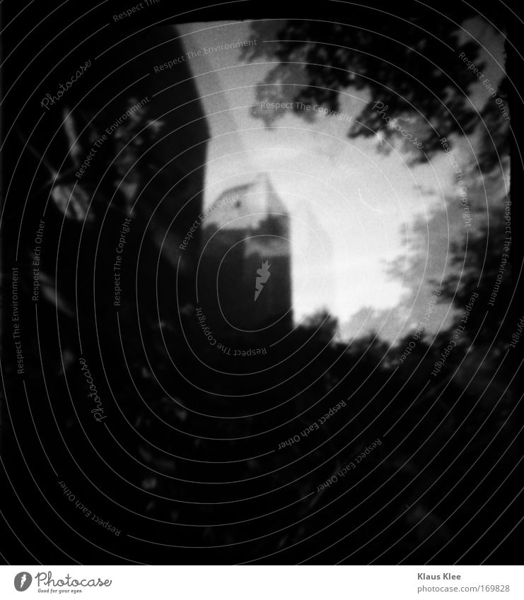THE NOISE GOES AROUND ::::: Black & white photo Exterior shot Underwater photo Abstract Deserted Piece of paper Robot Watering can Mirror Glass Arrow Old