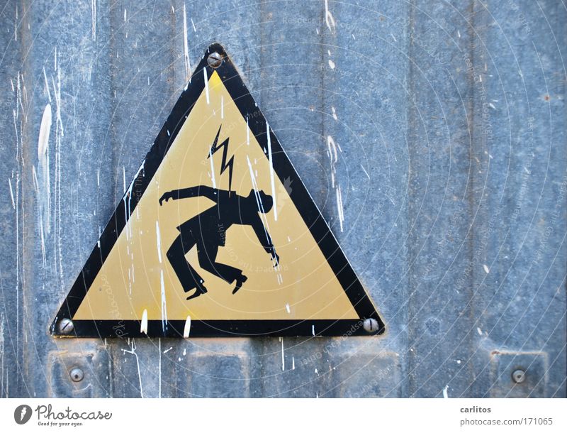 I'm hit by a blow Full-length Half-profile Upward Workplace Energy industry Lightning Metal Sign Signage Warning sign To fall Scream Sharp-edged Yellow Black