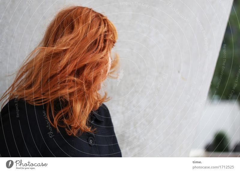 . Feminine 1 Human being Wall (barrier) Wall (building) Jacket Red-haired Long-haired Movement Rotate Wild Watchfulness Curiosity Interest Discover Expectation