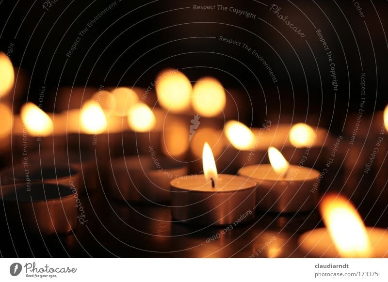 light signals Detail Deserted Copy Space left Copy Space top Copy Space bottom Evening Twilight Light Shallow depth of field Funeral service Church Dome Candle