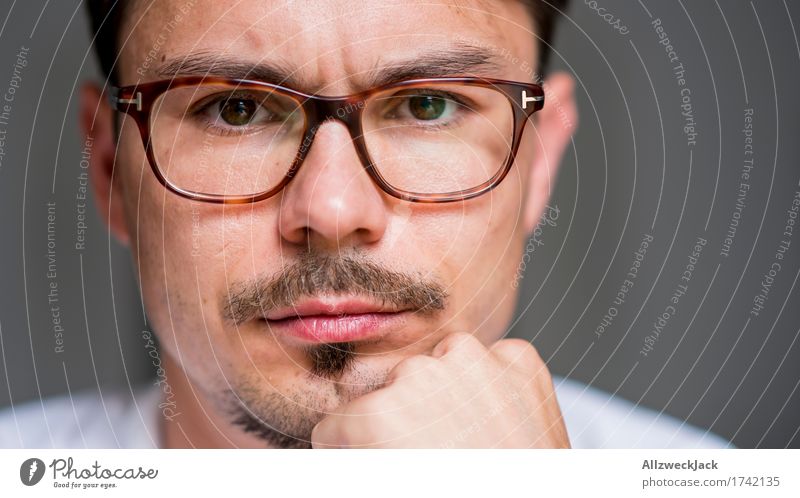Close Portrait 4 Masculine Young man Youth (Young adults) Man Adults Face 1 Human being 30 - 45 years Eyeglasses Brunette Moustache Threat Grouchy Animosity
