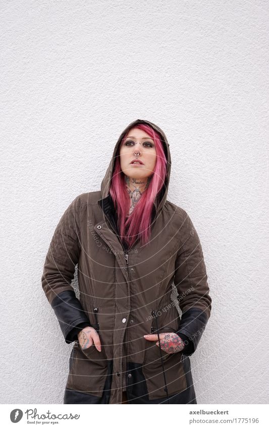 woman with pink hair piercings and tattoos Lifestyle Human being Young woman Youth (Young adults) Woman Adults 1 18 - 30 years Youth culture Subculture Punk