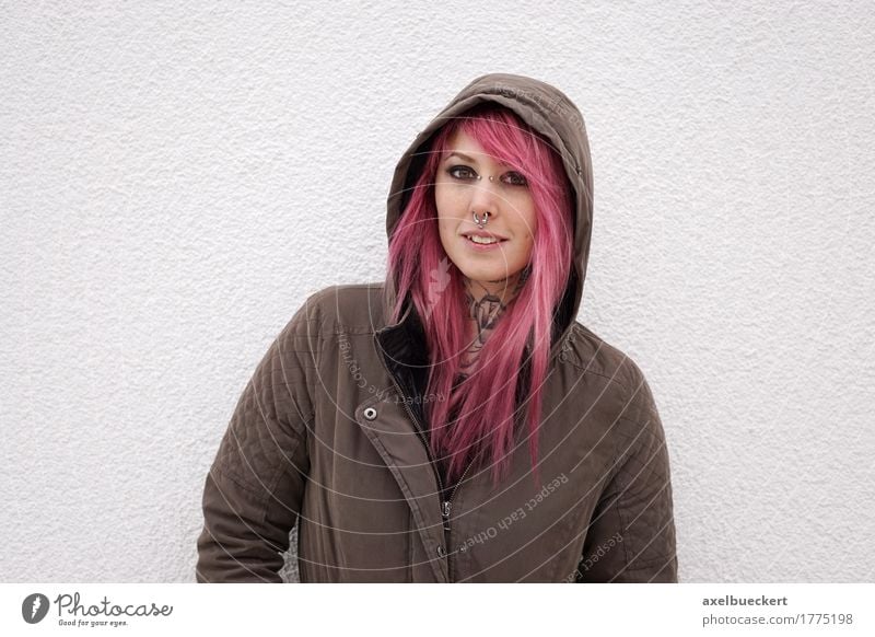 woman with pink hair piercings and tattoos Lifestyle Human being Young woman Youth (Young adults) Woman Adults 1 18 - 30 years Youth culture Subculture Punk