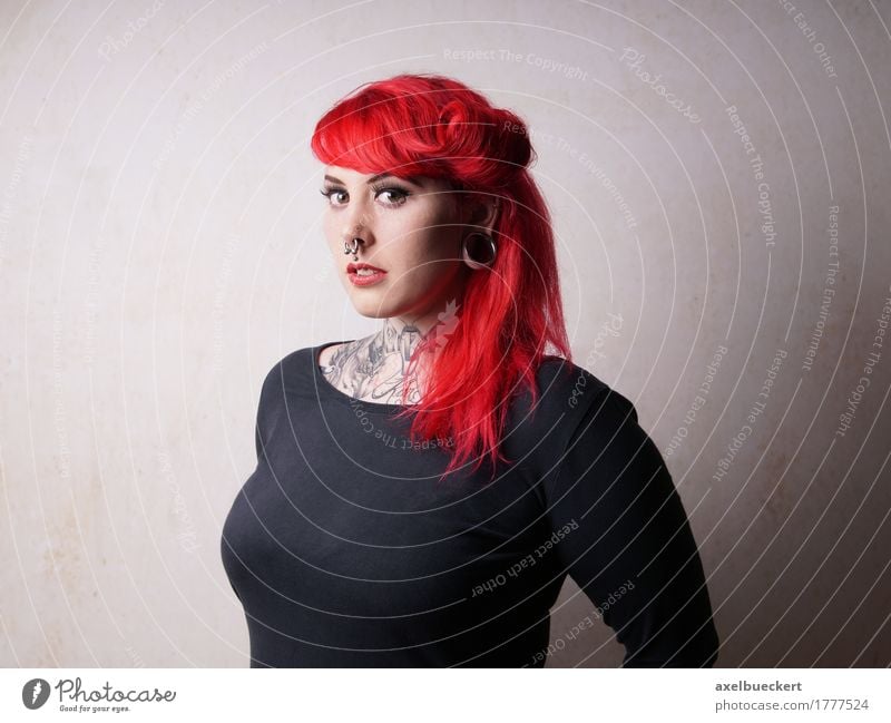 young woman with piercings and tattoos Lifestyle Human being Feminine Young woman Youth (Young adults) Woman Adults 1 18 - 30 years Youth culture Subculture