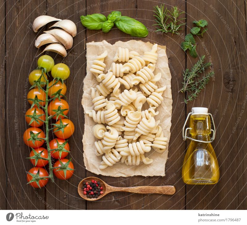 Italian pasta, vegetables, herbs and olive oil Vegetable Dough Baked goods Herbs and spices Cooking oil Vegetarian diet Diet Bottle Spoon Dark Fresh Healthy
