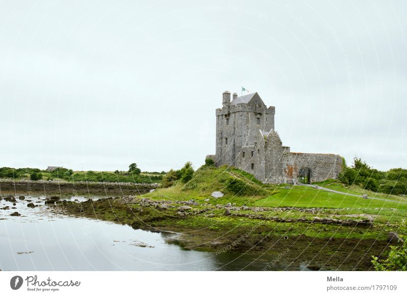 Castle country, whisky country, music country. And beer. Vacation & Travel Tourism Sightseeing Environment Lakeside Ireland Tourist Attraction Old Historic