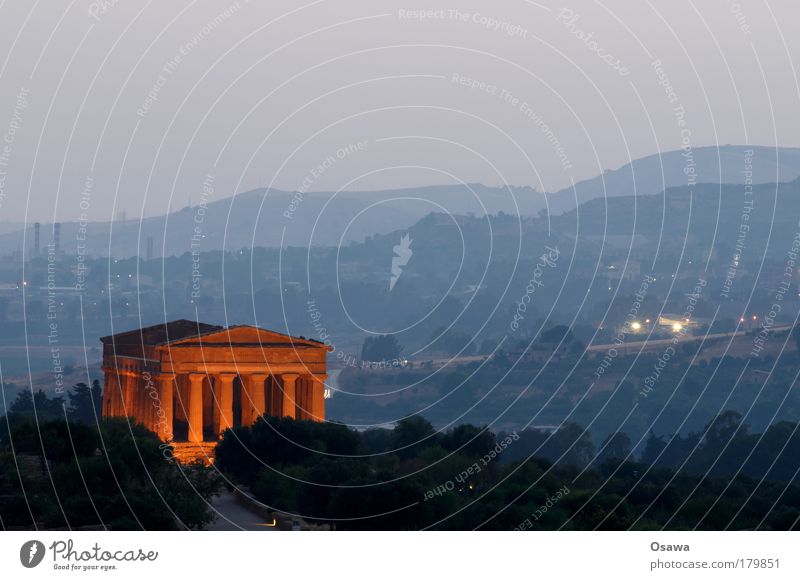 Valley of Temples 04 Ruin Ancient Manmade structures Building Architecture Greece Destruction Column Italy Sicily Agrigento Valley of the temple Twilight