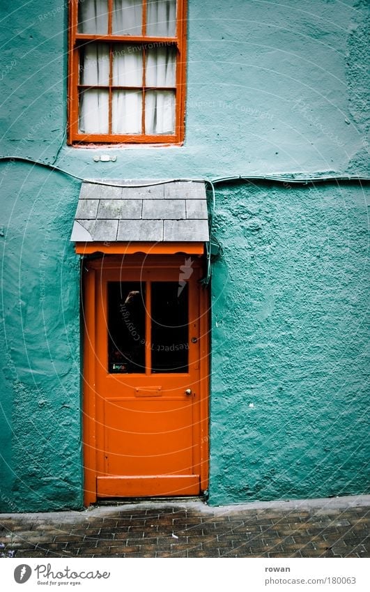 Home Sweet Home Colour photo Exterior shot Deserted Copy Space right Day House (Residential Structure) Detached house Manmade structures Building Architecture