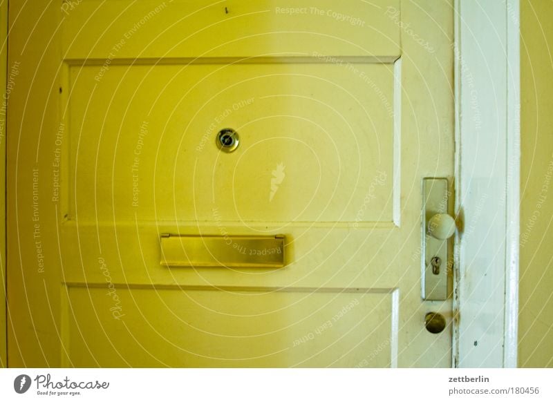 apartment door Door Flat (apartment) Hallway House hunting Lock Mailbox Peephole Entrance Way out Living or residing Visitor Keyhole Neighbor Tenant Landlord