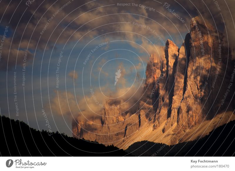 ° Landscape Sky Clouds Summer Mountain Dolomites Vacation & Travel Colour photo Exterior shot Deserted Evening Twilight Light Shadow Contrast Sunlight Sunbeam