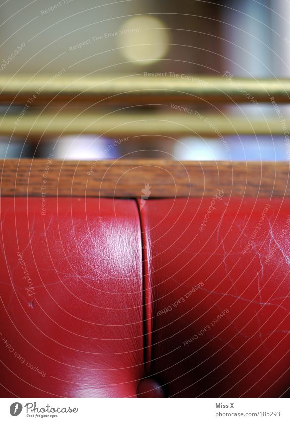 Red Knobbel Living or residing Flat (apartment) Arrange Interior design Sofa Armchair Chair Leather Varnish Metal Gold Old Kitsch Soft Elegant Nostalgia Wood