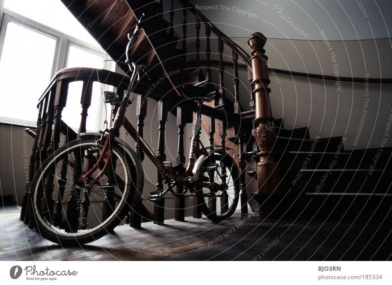 old school Leisure and hobbies Living or residing Flat (apartment) House (Residential Structure) Interior design Bicycle Old town Stairs Window