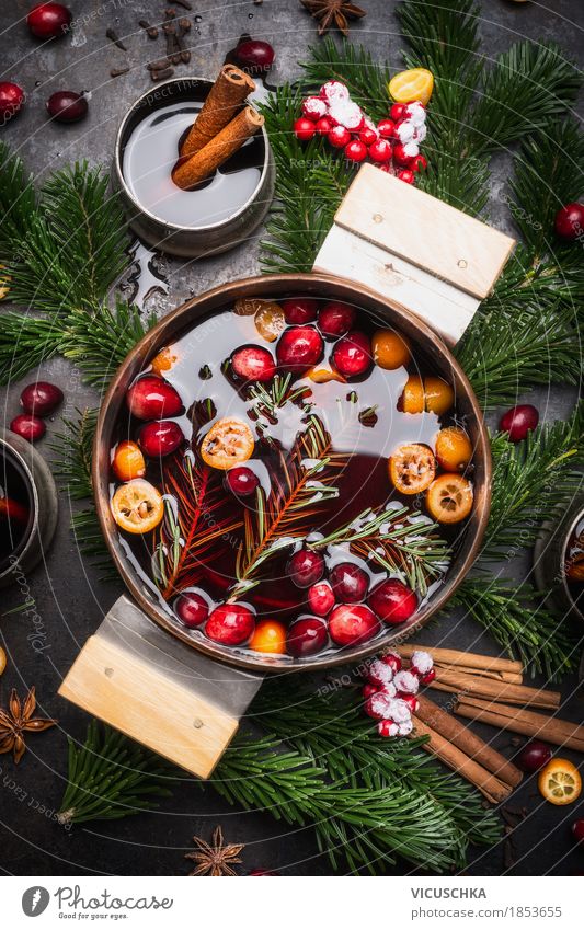 Mulled wine in a saucepan Banquet Beverage Hot drink Alcoholic drinks Crockery Pot Cup Style Design Joy Table Kitchen Feasts & Celebrations Christmas & Advent