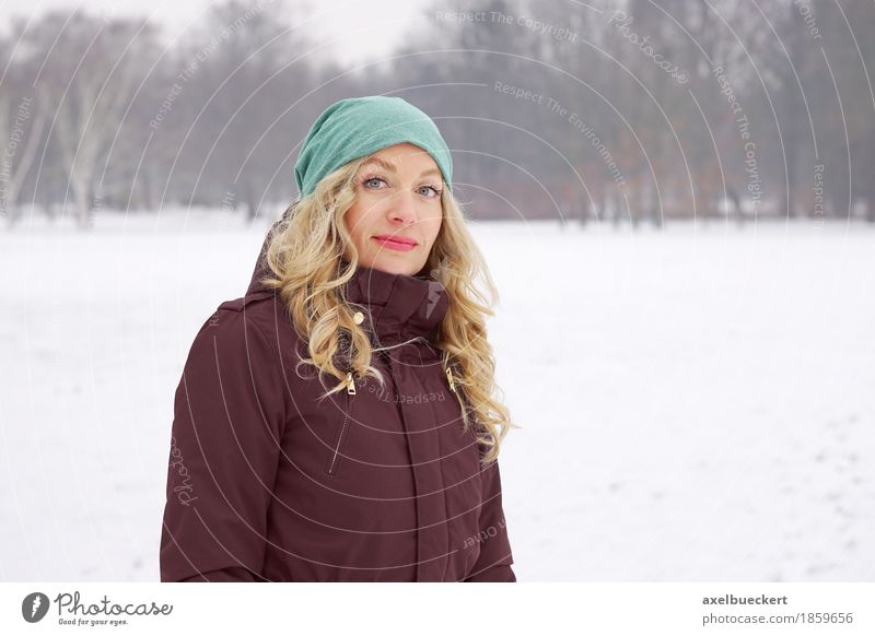 blonde woman in a snowy landscape Lifestyle Leisure and hobbies Winter Human being Feminine Young woman Youth (Young adults) Woman Adults 1 30 - 45 years Nature
