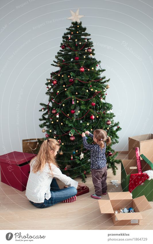 Decorating Christmas Tree Child Royalty-Free Images, Stock Photos