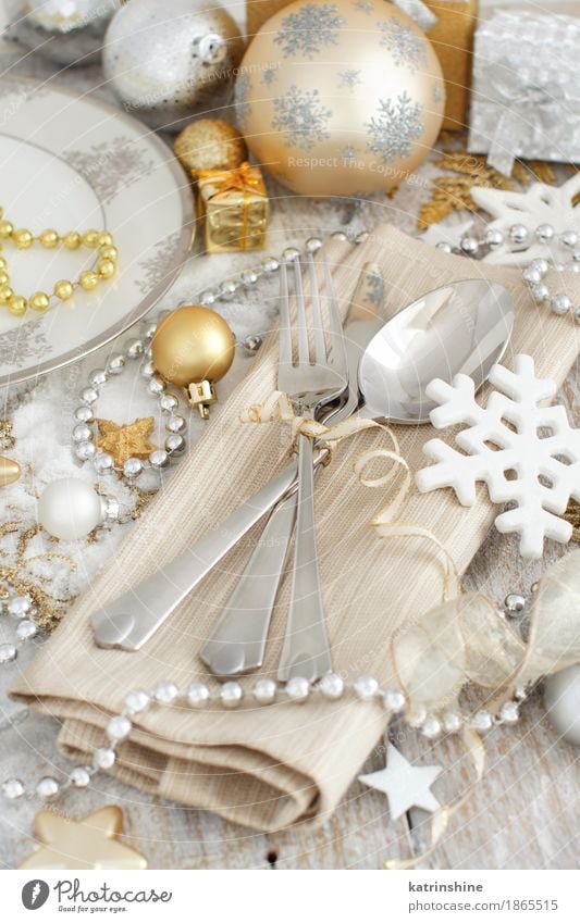 Silver and golden Christmas Table Setting Plate Cutlery Knives Fork Exceptional Gold Gray bauble pastel Guest christmas decorate dining Festive holidays knife