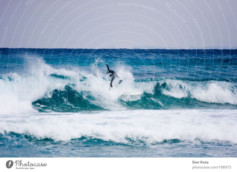 Game over! Playing Game of chance Surfing Sports Aquatics Loser Surfer Human being Masculine Young man Youth (Young adults) Man Adults 1 18 - 30 years Sky