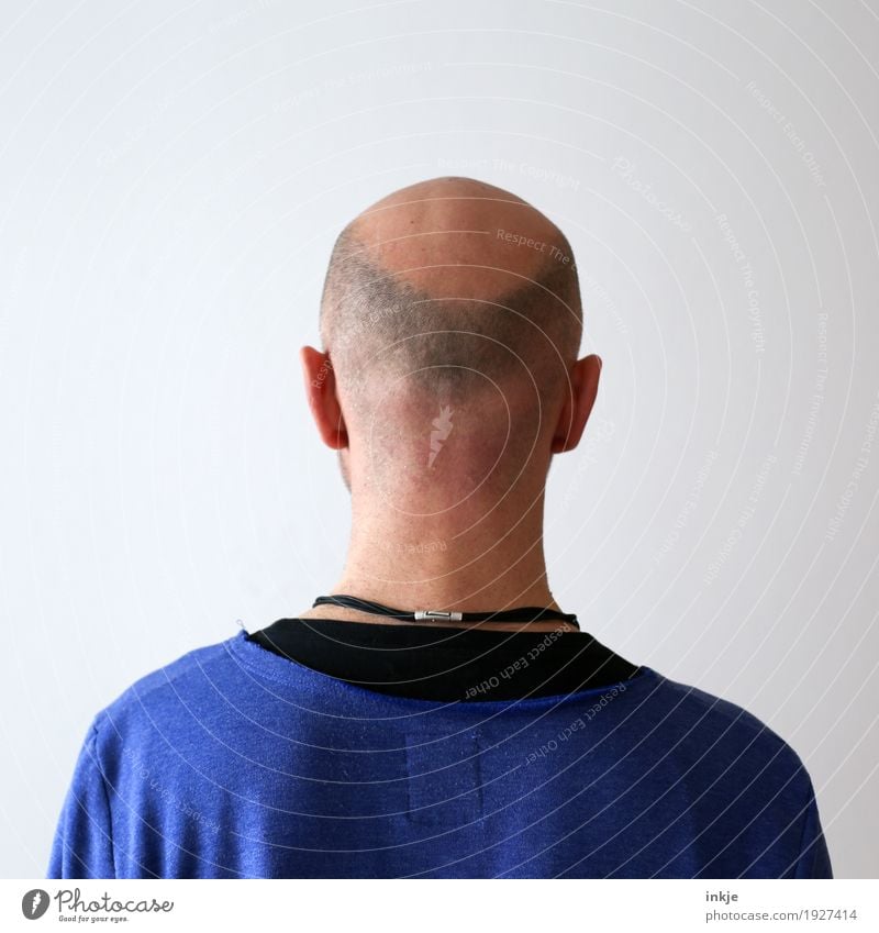 man without has Lifestyle Style Man Adults Head Back 1 Human being 30 - 45 years 45 - 60 years Hair and hairstyles Bald or shaved head Hair loss Stand