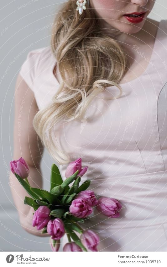 Spring_09 Feminine Young woman Youth (Young adults) Woman Adults 1 Human being 18 - 30 years Valentine's Day Birthday Flower Bouquet Spring fever Blonde Braids
