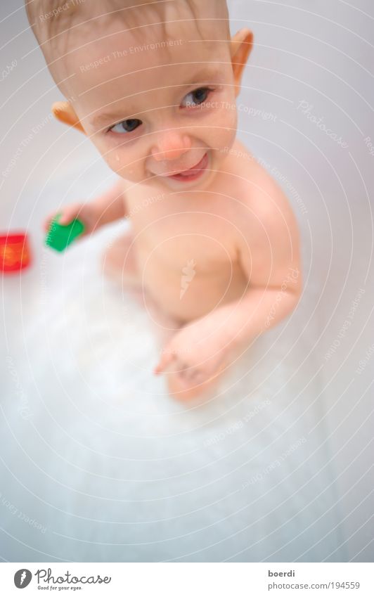 schElmin Swimming & Bathing Playing Bathtub Bathroom Child Human being Toddler Girl Infancy 1 0 - 12 months Baby Water Wet Joy Joie de vivre (Vitality) Life