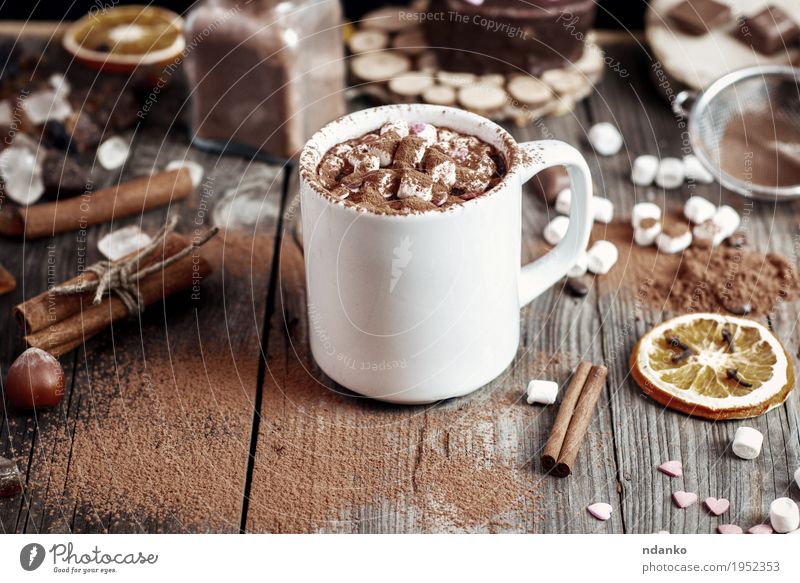 Cup with beve and marshmallow sprinkled with cocoa powder Fruit Dessert Herbs and spices Beverage Hot drink Hot Chocolate Mug Table Wood Glass Old Fresh