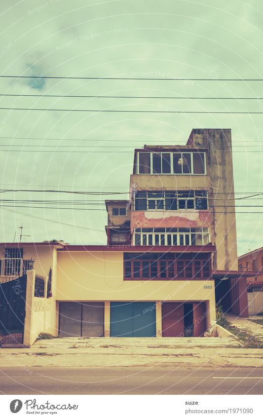 sideshow Exotic Vacation & Travel Summer House (Residential Structure) Factory Outskirts Gate Facade Street Old Poverty Dirty Original Retro Gloomy Loneliness