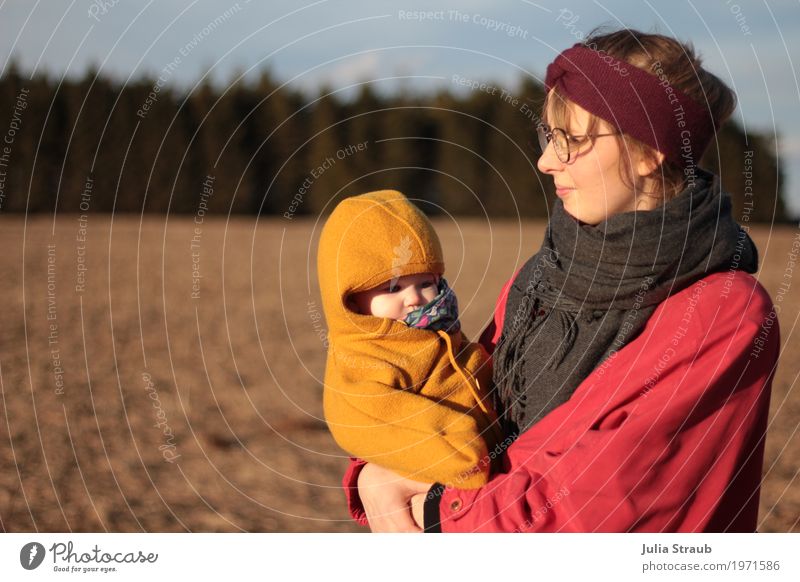 where's the rest? Feminine Baby Woman Adults Mother Family & Relations Infancy 1 Human being 0 - 12 months 18 - 30 years Youth (Young adults) Sun Winter Field